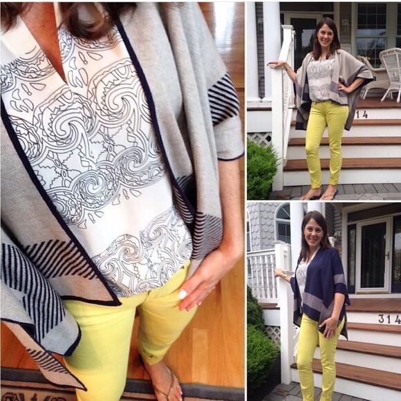 CABi Scrollwork Cream/Gray V-Neck Sleeveless Blous/Tunic #3091. Size Medium NWOT - Picture 7 of 10